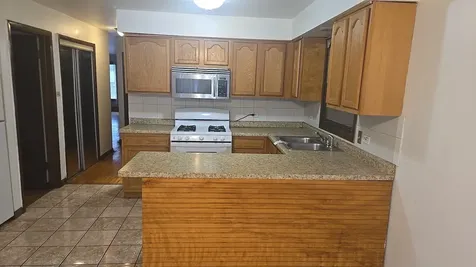 379 Madison Avenue Calumet City IL 60409