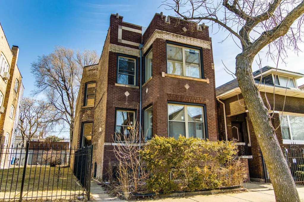 6435 South Langley Avenue Chicago IL 60637