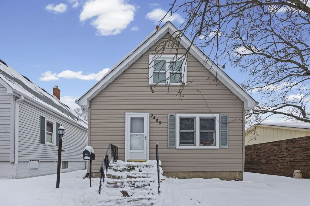 3505 Peoria Street Steger IL 60475