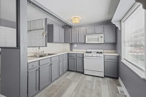 3505 Peoria Street Steger IL 60475