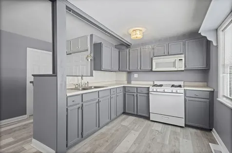 3505 Peoria Street Steger IL 60475