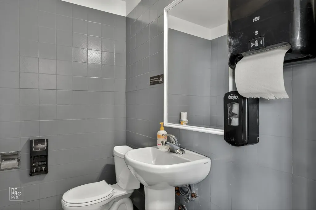 5960 South Archer Avenue Chicago IL 60638