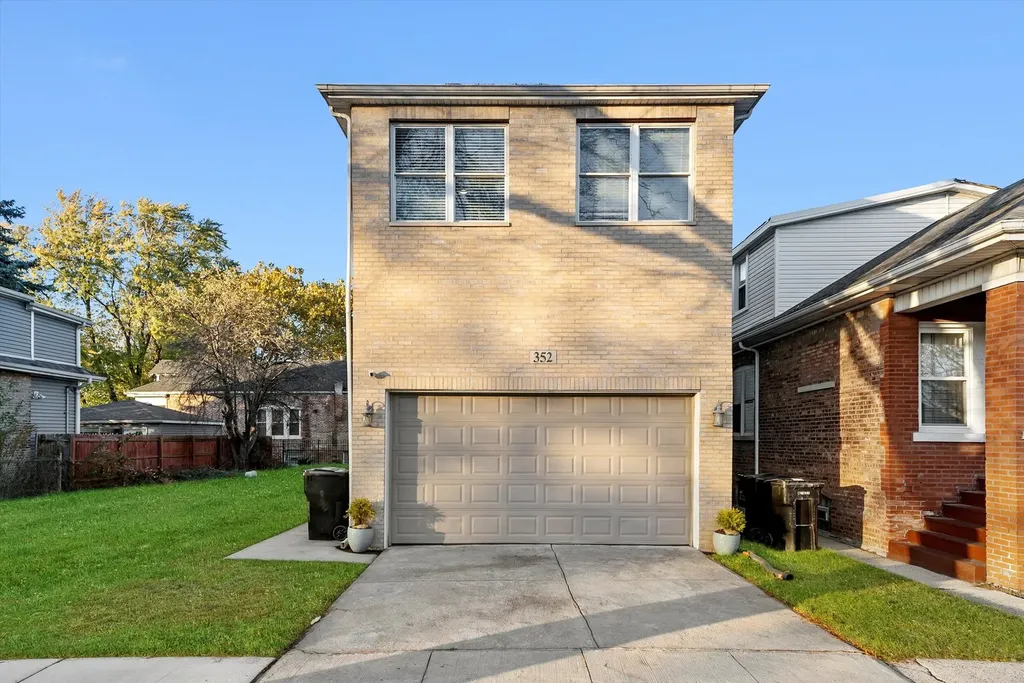352 East 77th Street Chicago IL 60619