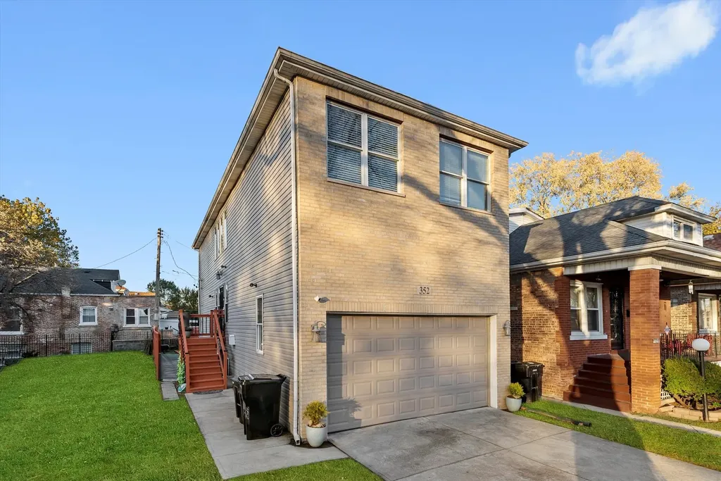 352 East 77th Street Chicago IL 60619