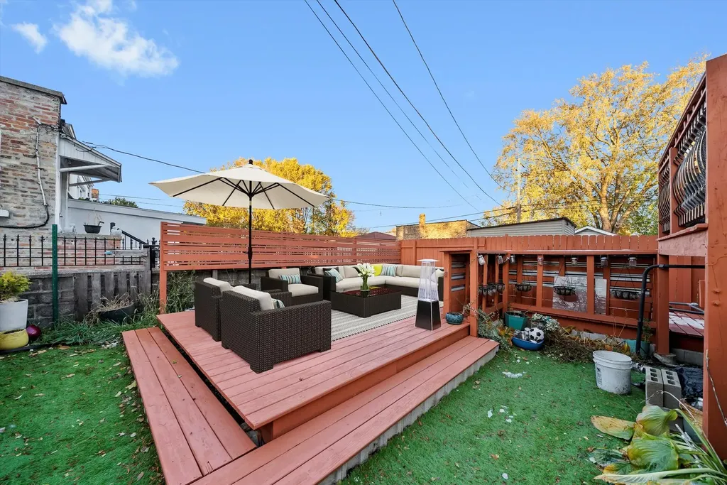 352 East 77th Street Chicago IL 60619