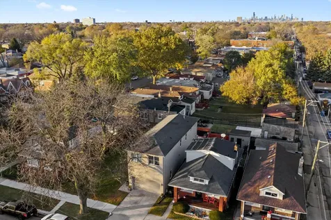 352 East 77th Street Chicago IL 60619
