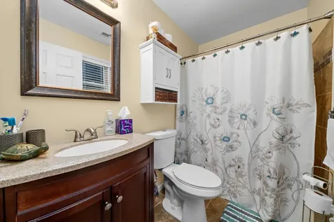 352 East 77th Street Chicago IL 60619