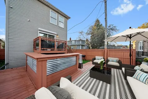 352 East 77th Street Chicago IL 60619