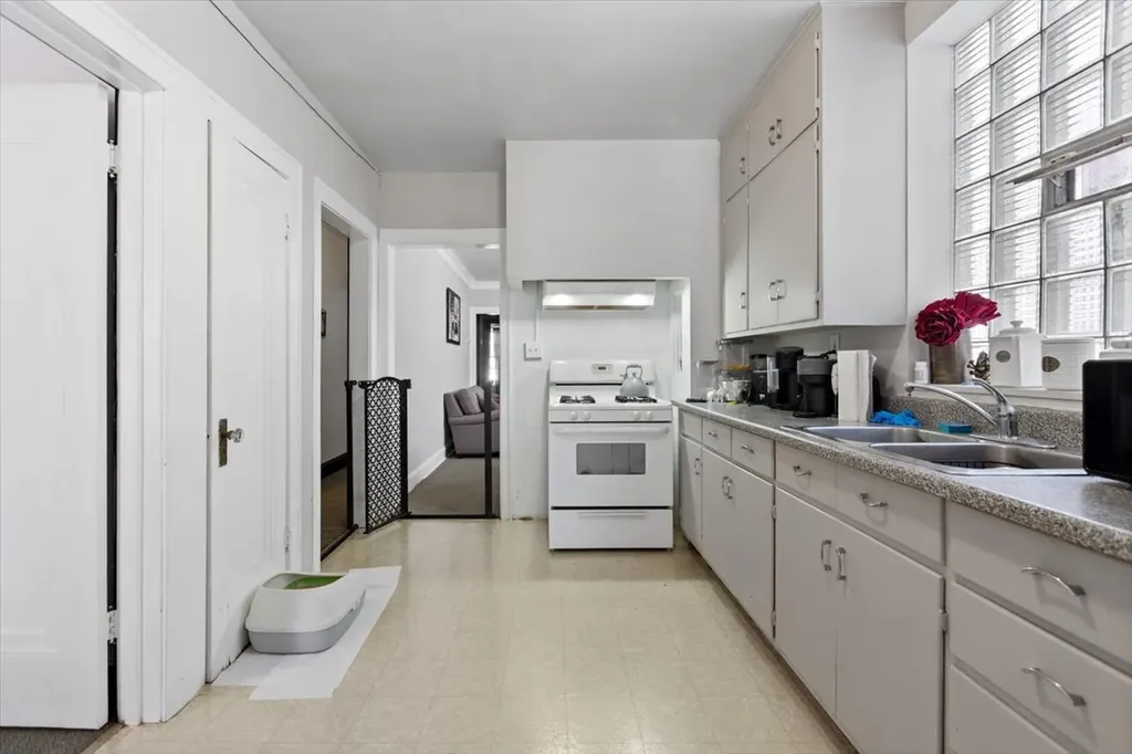 2719 West Peterson Avenue Chicago IL 60659