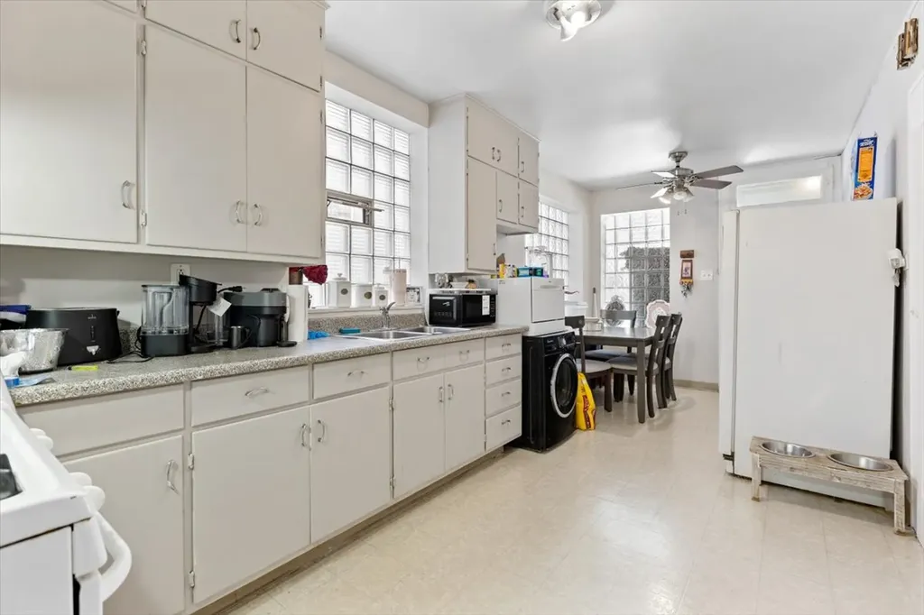 2719 West Peterson Avenue Chicago IL 60659