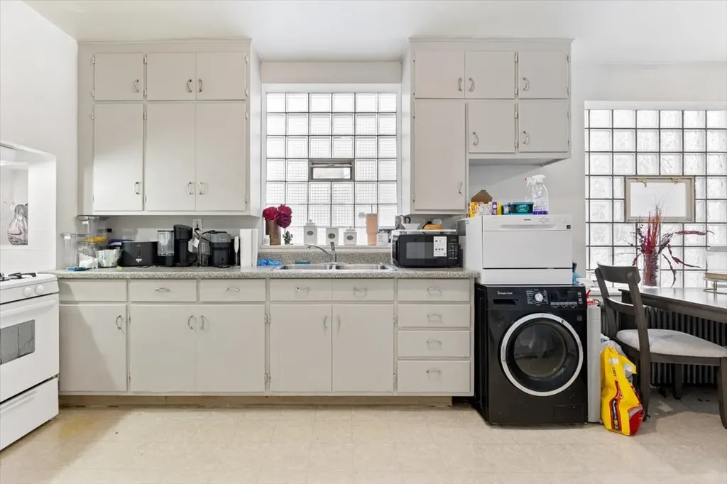 2719 West Peterson Avenue Chicago IL 60659