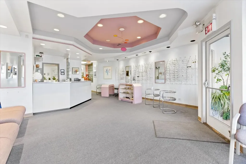 2719 West Peterson Avenue Chicago IL 60659