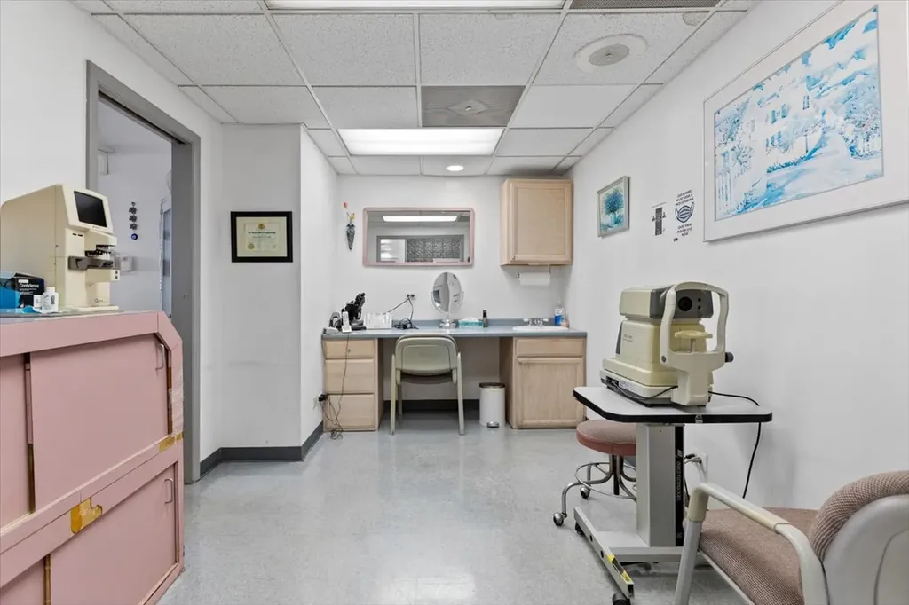 2719 West Peterson Avenue Chicago IL 60659