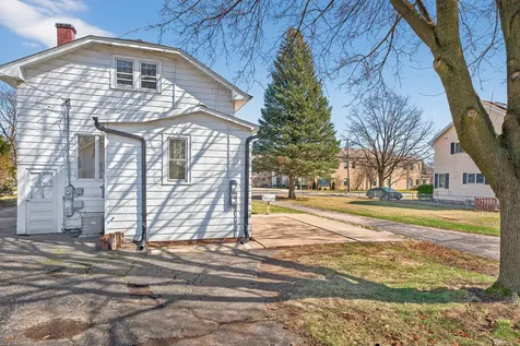 156 Wille Avenue Wheeling IL 60090