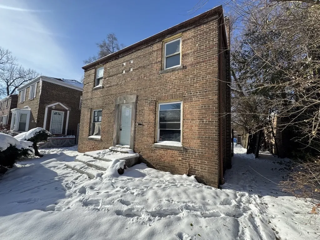 9926 South Luella Avenue Chicago IL 60617