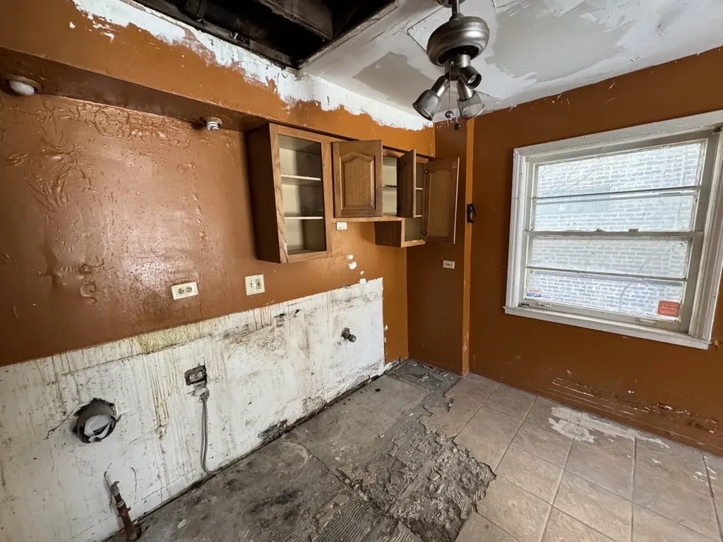 9926 South Luella Avenue Chicago IL 60617