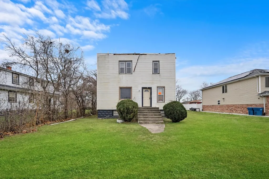 1905 West 142nd Street Dixmoor IL 60426