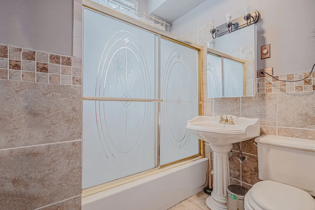 2219 North Kilbourn Avenue Chicago IL 60639