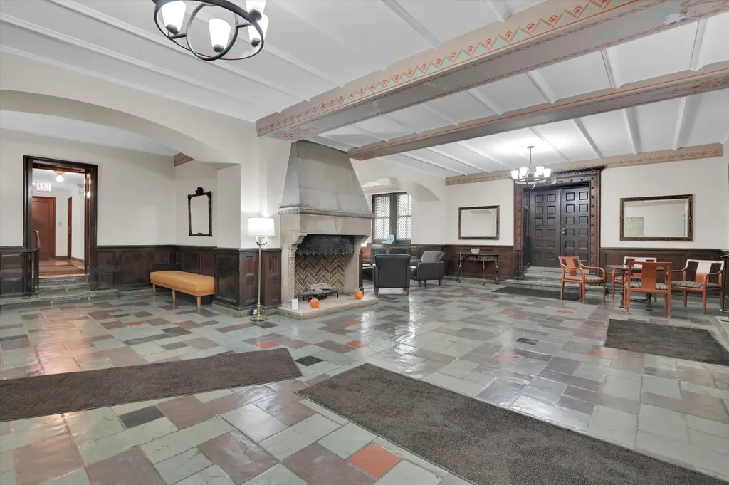 7321 South South Shore Drive Chicago IL 60649
