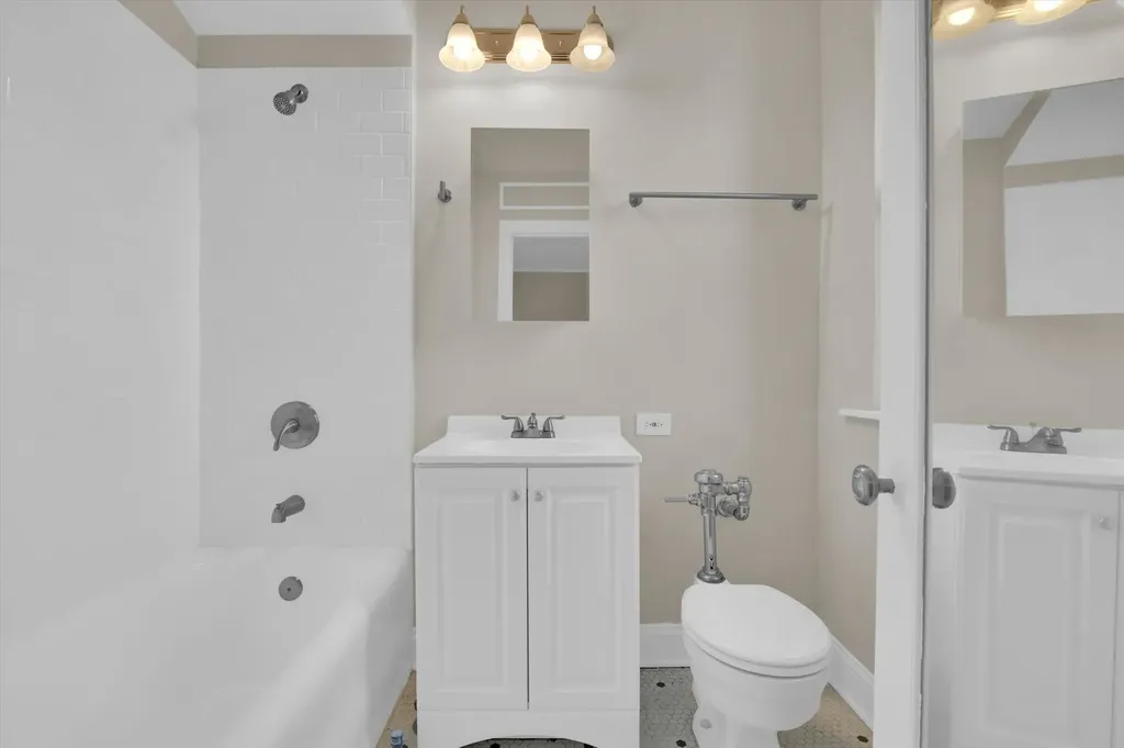 7321 South South Shore Drive Chicago IL 60649