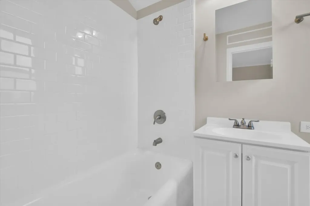 7321 South South Shore Drive Chicago IL 60649
