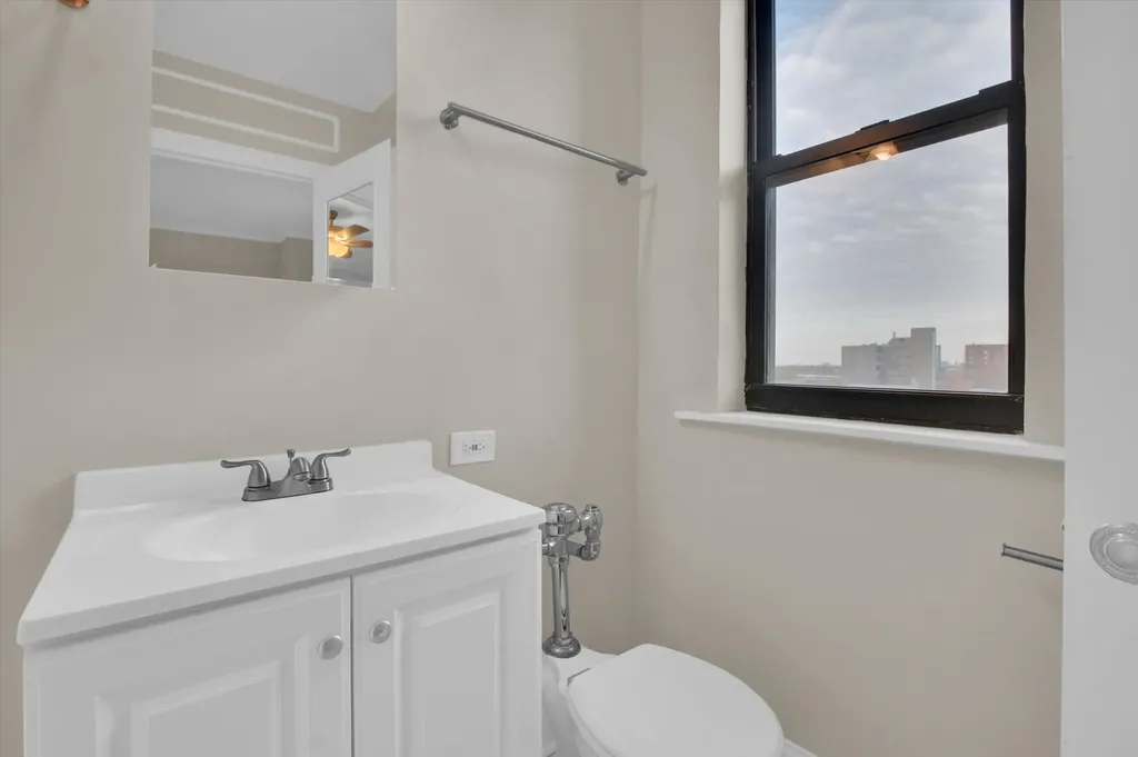 7321 South South Shore Drive Chicago IL 60649