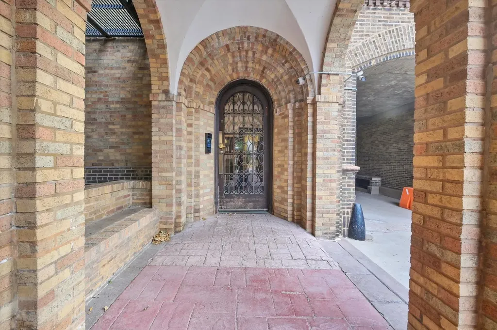 7321 South South Shore Drive Chicago IL 60649