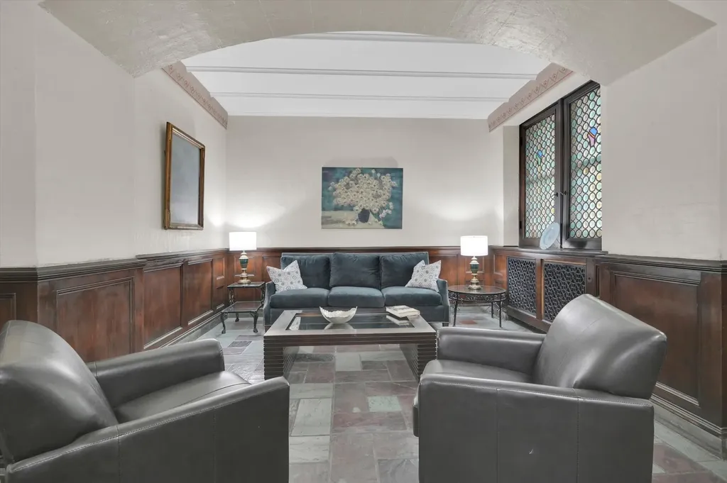 7321 South South Shore Drive Chicago IL 60649
