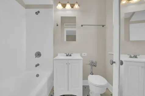 7321 South South Shore Drive Chicago IL 60649