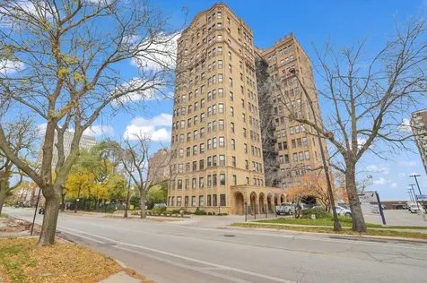 7321 South South Shore Drive Chicago IL 60649