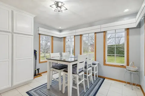 638 Merrion Road Roscoe IL 61073