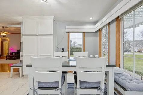 638 Merrion Road Roscoe IL 61073