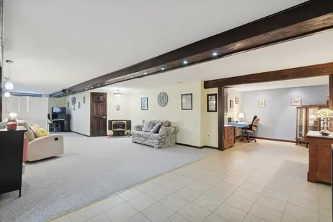 638 Merrion Road Roscoe IL 61073