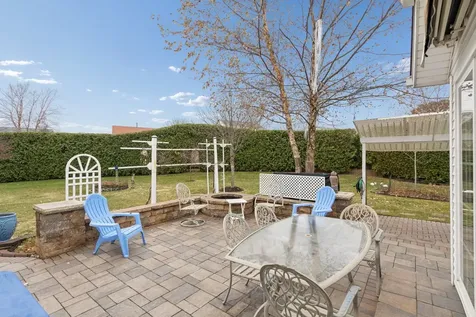 638 Merrion Road Roscoe IL 61073