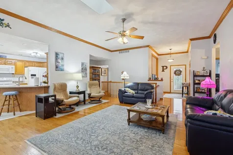 638 Merrion Road Roscoe IL 61073