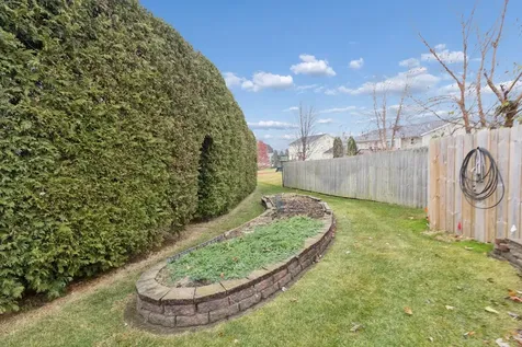 638 Merrion Road Roscoe IL 61073