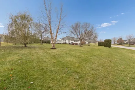 638 Merrion Road Roscoe IL 61073