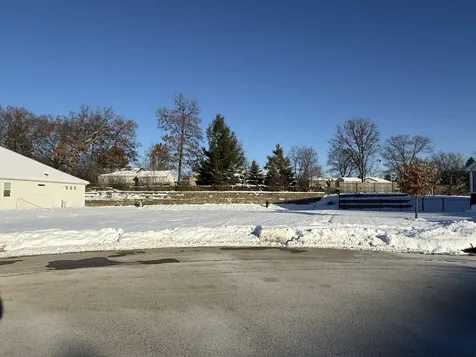 27 Lake Vista Court Lake Villa IL 60046