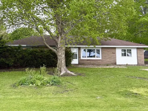 201 South Carson Street Long Point IL 61333