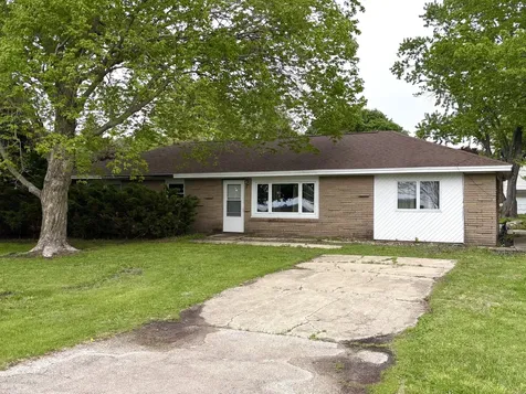 201 South Carson Street Long Point IL 61333
