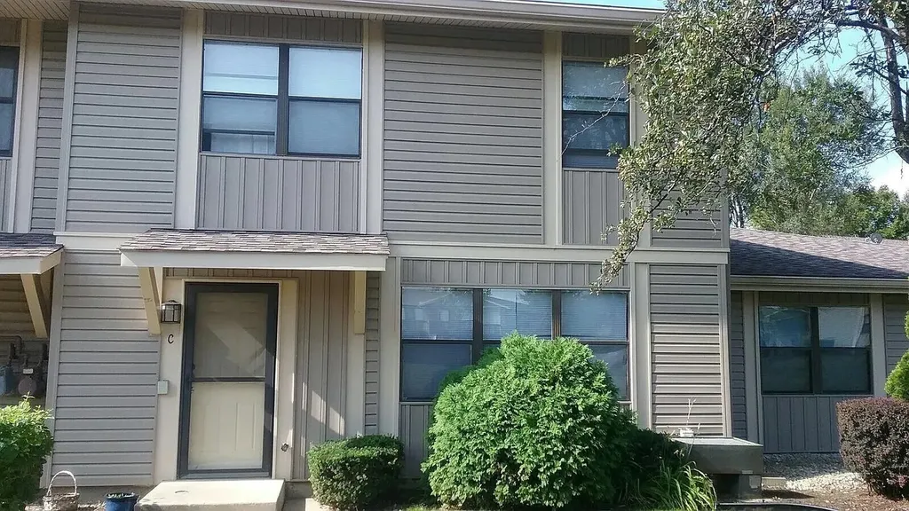 5715 Dutch Mill Court Hanover Park IL 60133