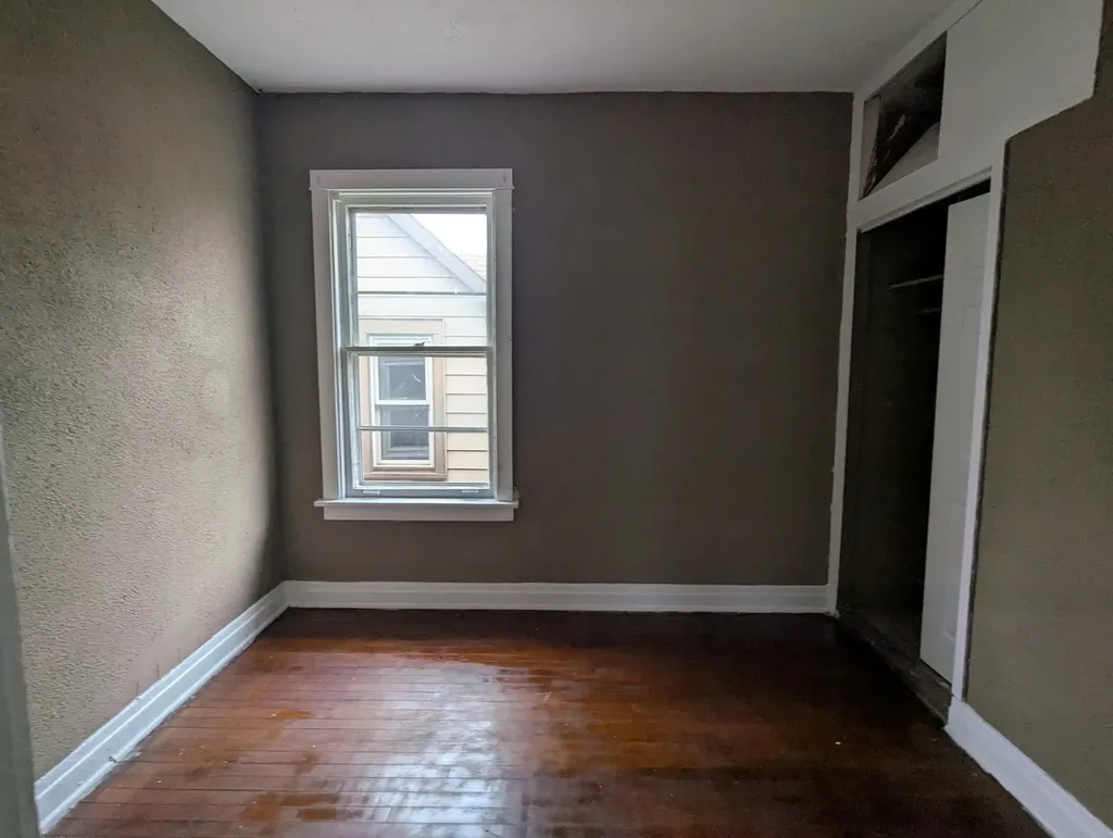 324 West 112th Street Chicago IL 60628