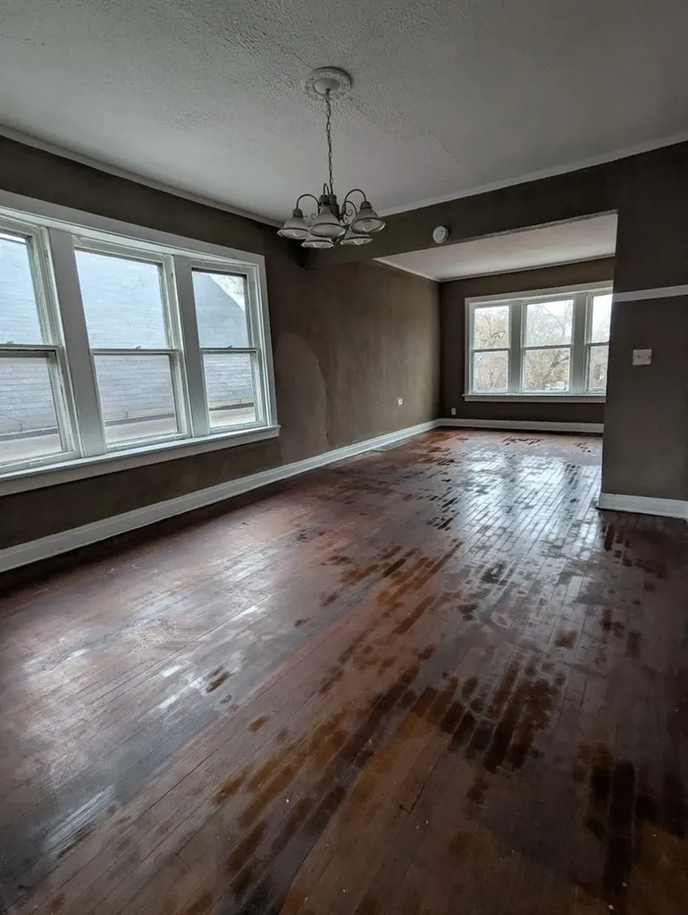 324 West 112th Street Chicago IL 60628