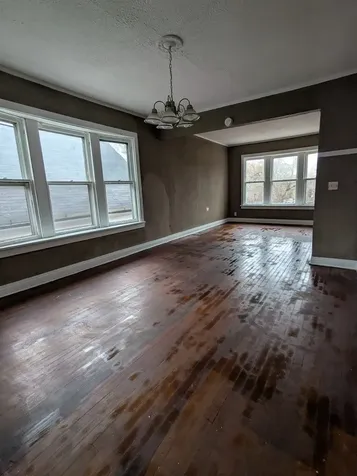 324 West 112th Street Chicago IL 60628