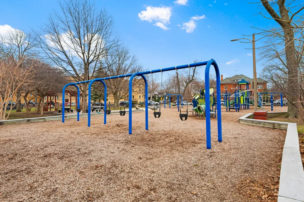 4353 North Richmond Avenue Chicago IL 60618