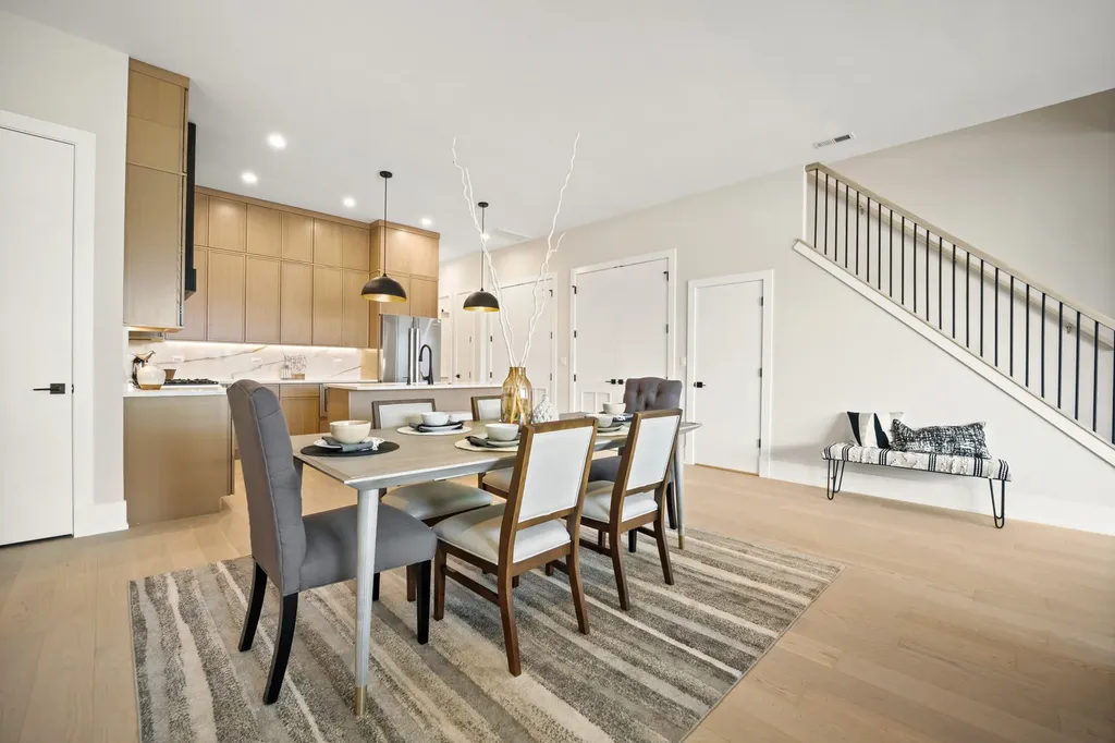 4353 North Richmond Avenue Chicago IL 60618