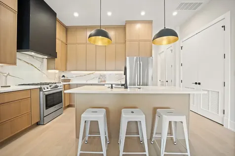 4353 North Richmond Avenue Chicago IL 60618