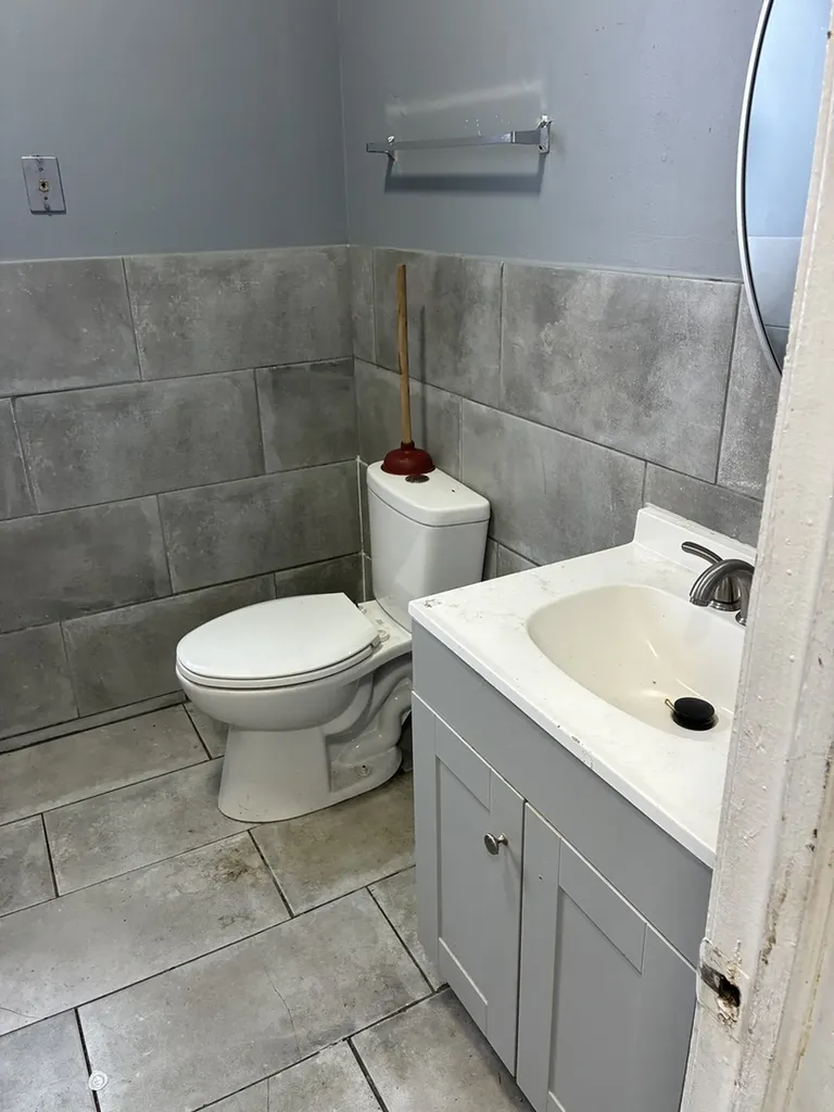 7438 South Stewart Avenue Chicago IL 60621