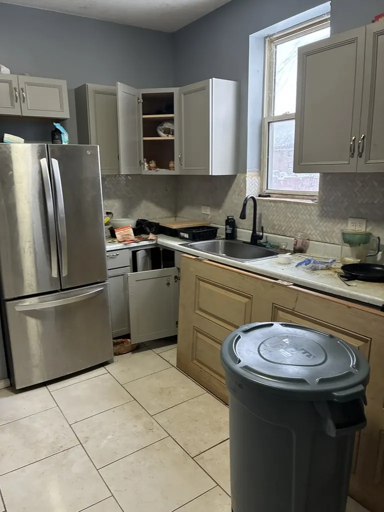 7438 South Stewart Avenue Chicago IL 60621