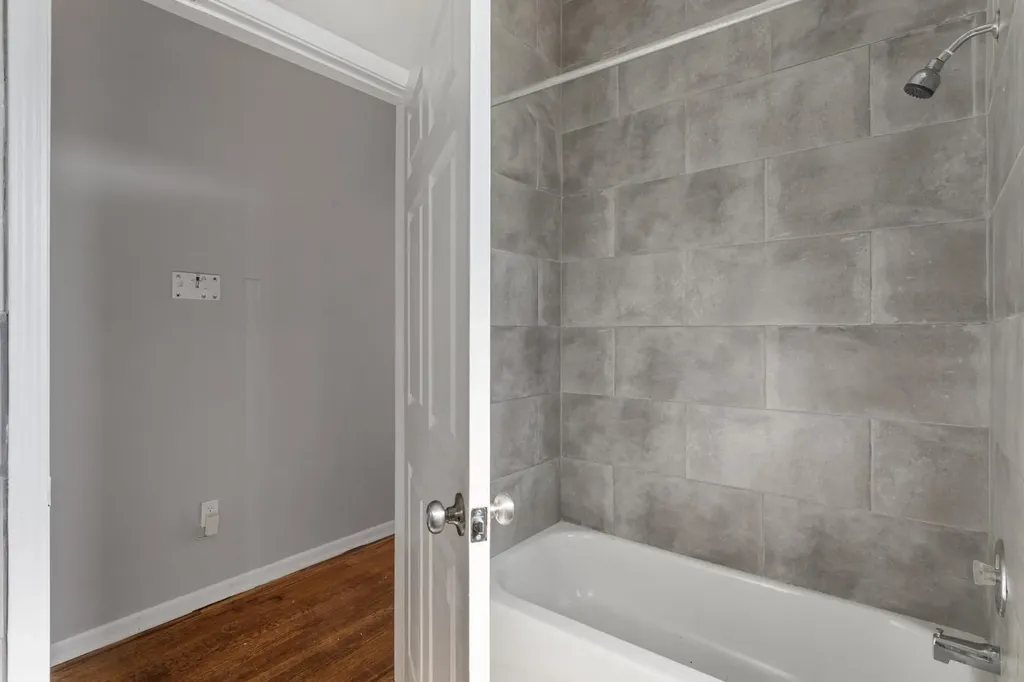 7438 South Stewart Avenue Chicago IL 60621